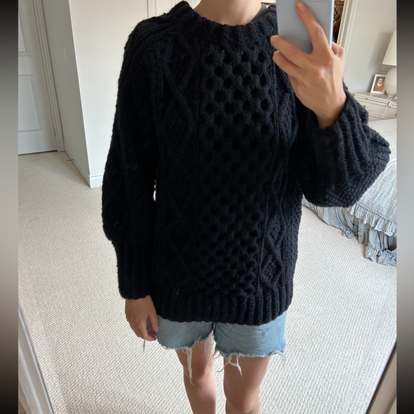 Navy blue wool crewneck sweater, O/S, fits small to medium, never worn - Picture 3 of 3